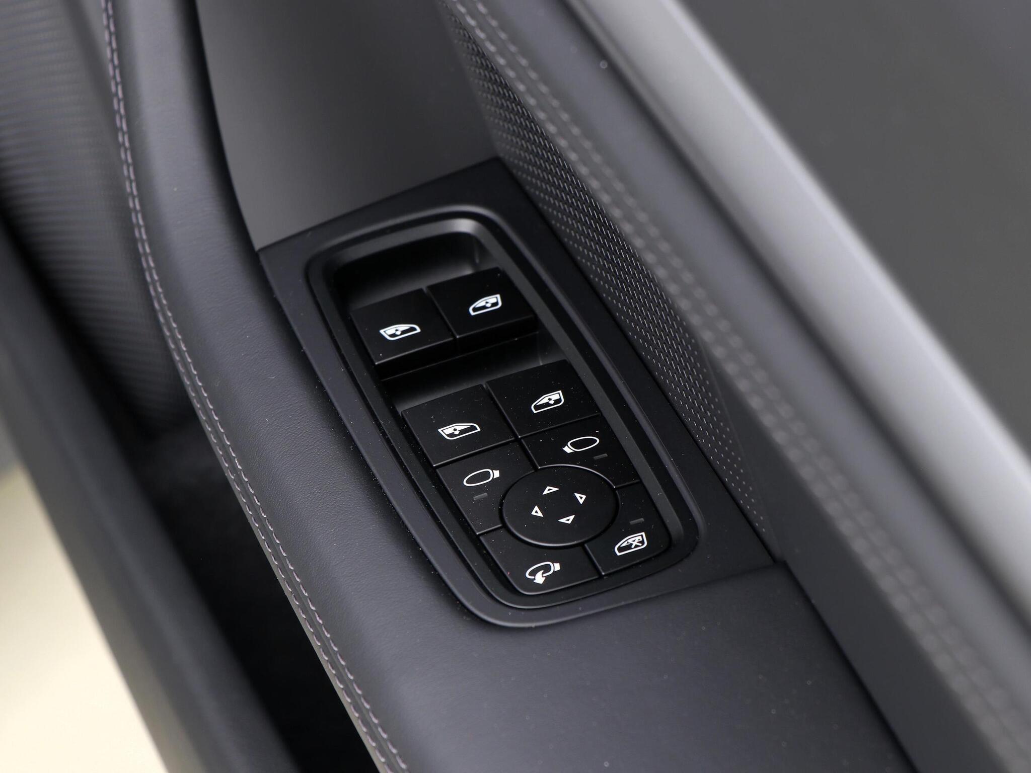 Porsche Taycan view 31