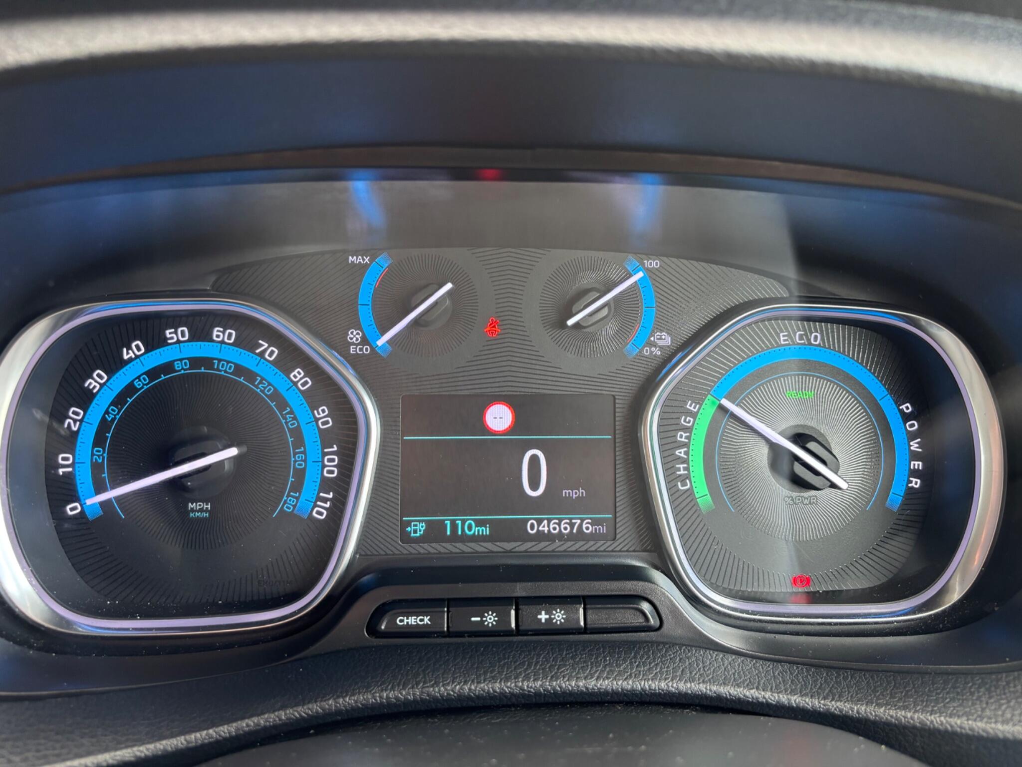 Vauxhall Vivaro Life Electric view 18