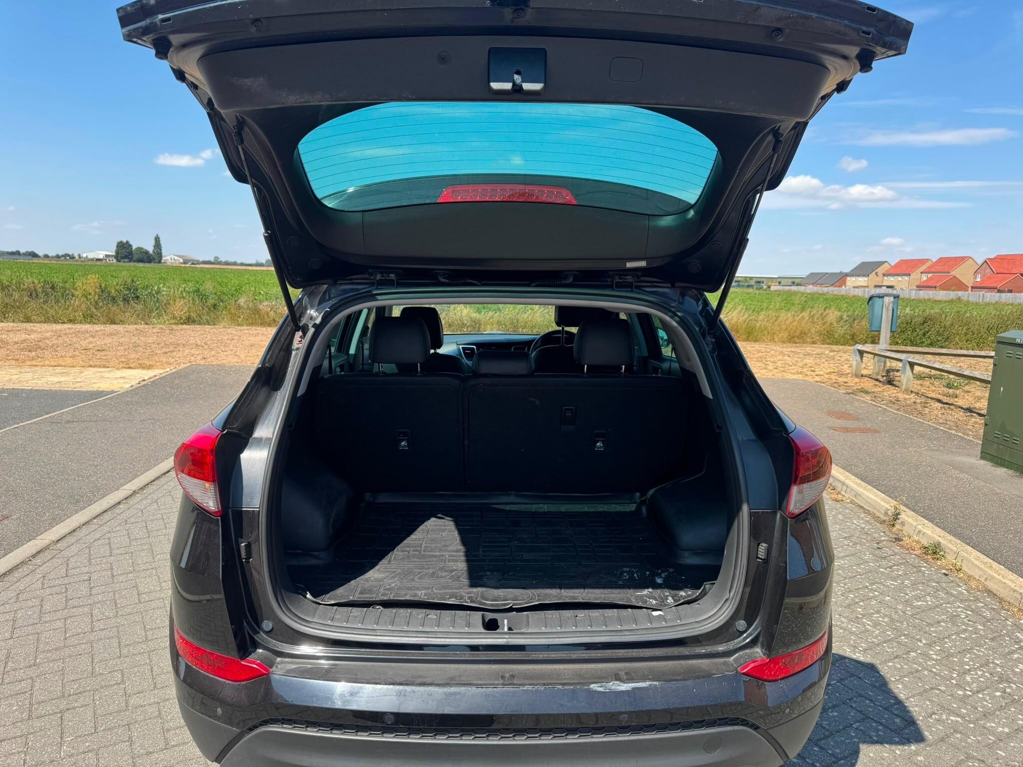 Hyundai Tucson view 17