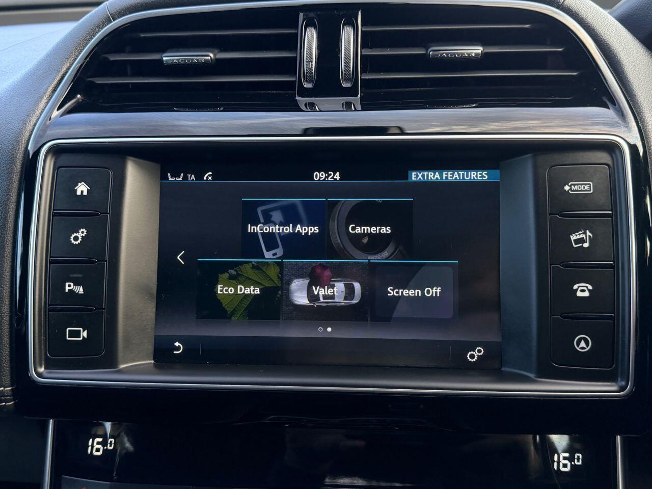 Jaguar Xe view 40