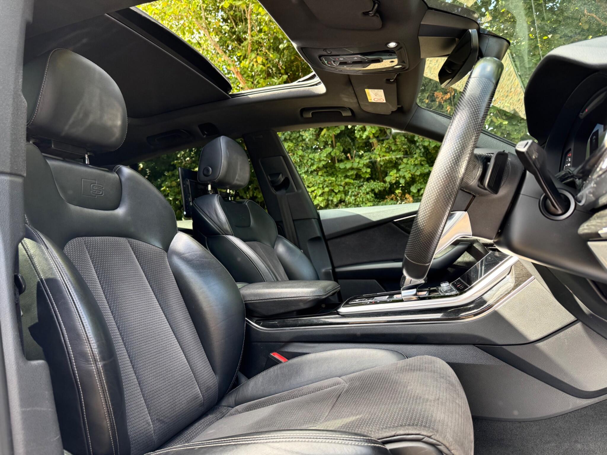 Audi Q8 view 2