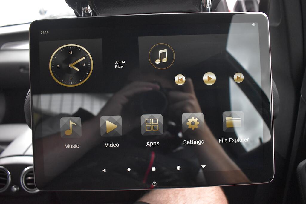 Mercedes-Benz C Class view 32