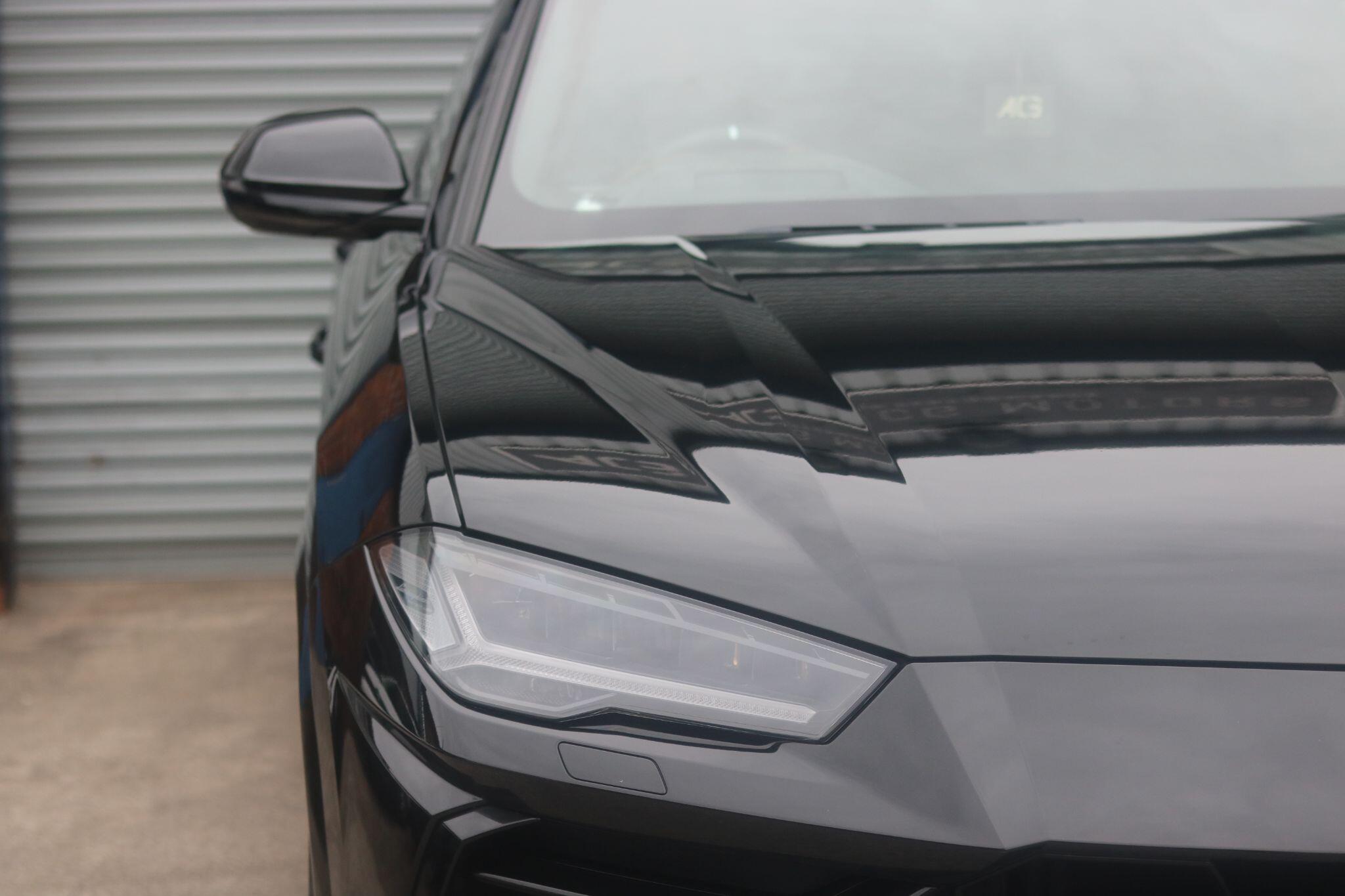 Lamborghini Urus view 16