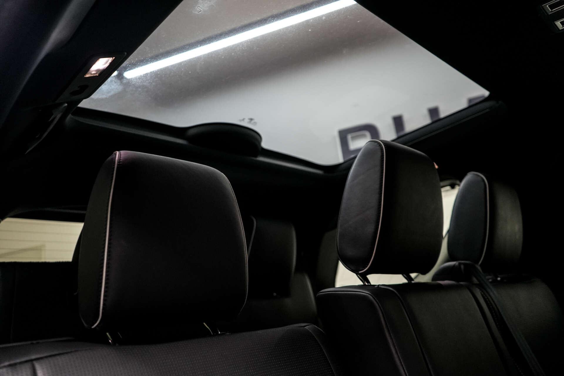 Land Rover Discovery view 23