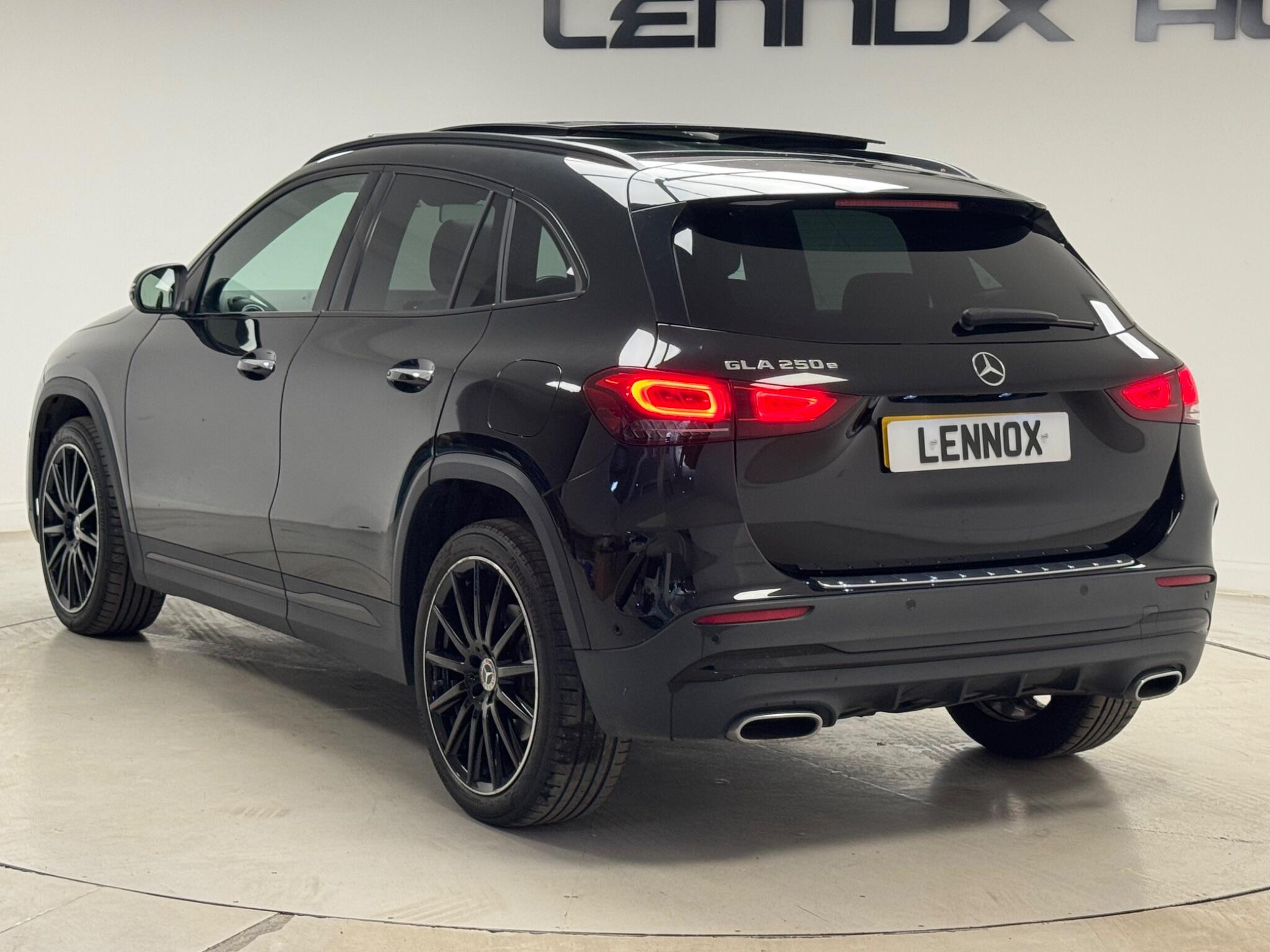 Mercedes-Benz Gla view 4