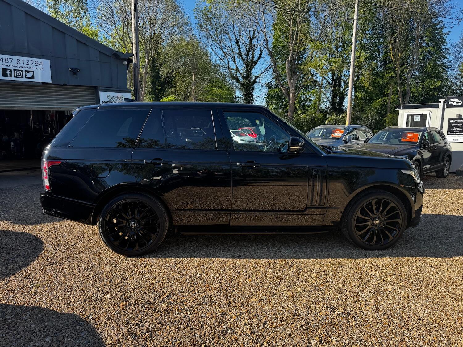 Land Rover Range Rover view 21