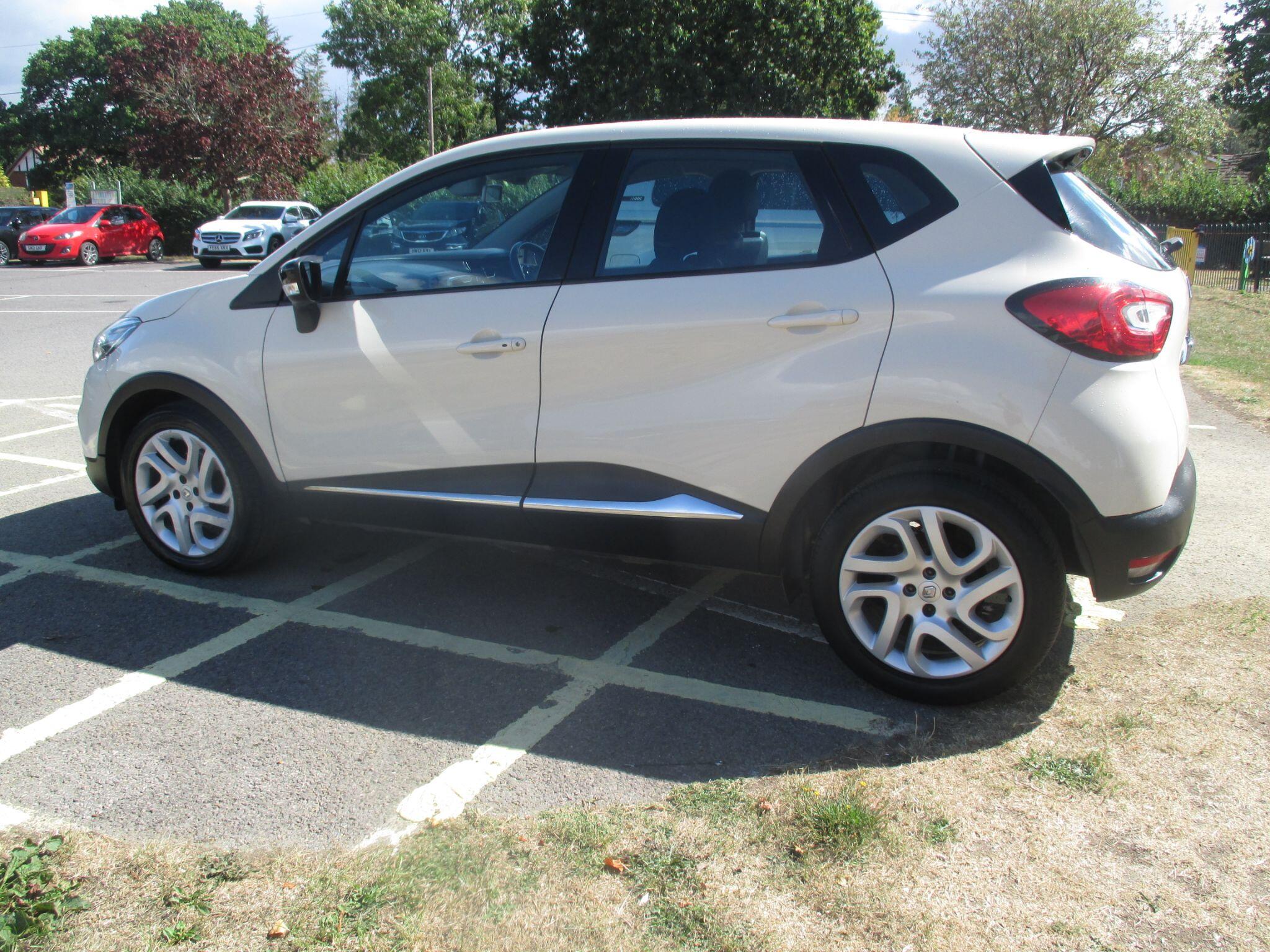 Renault Captur view 14