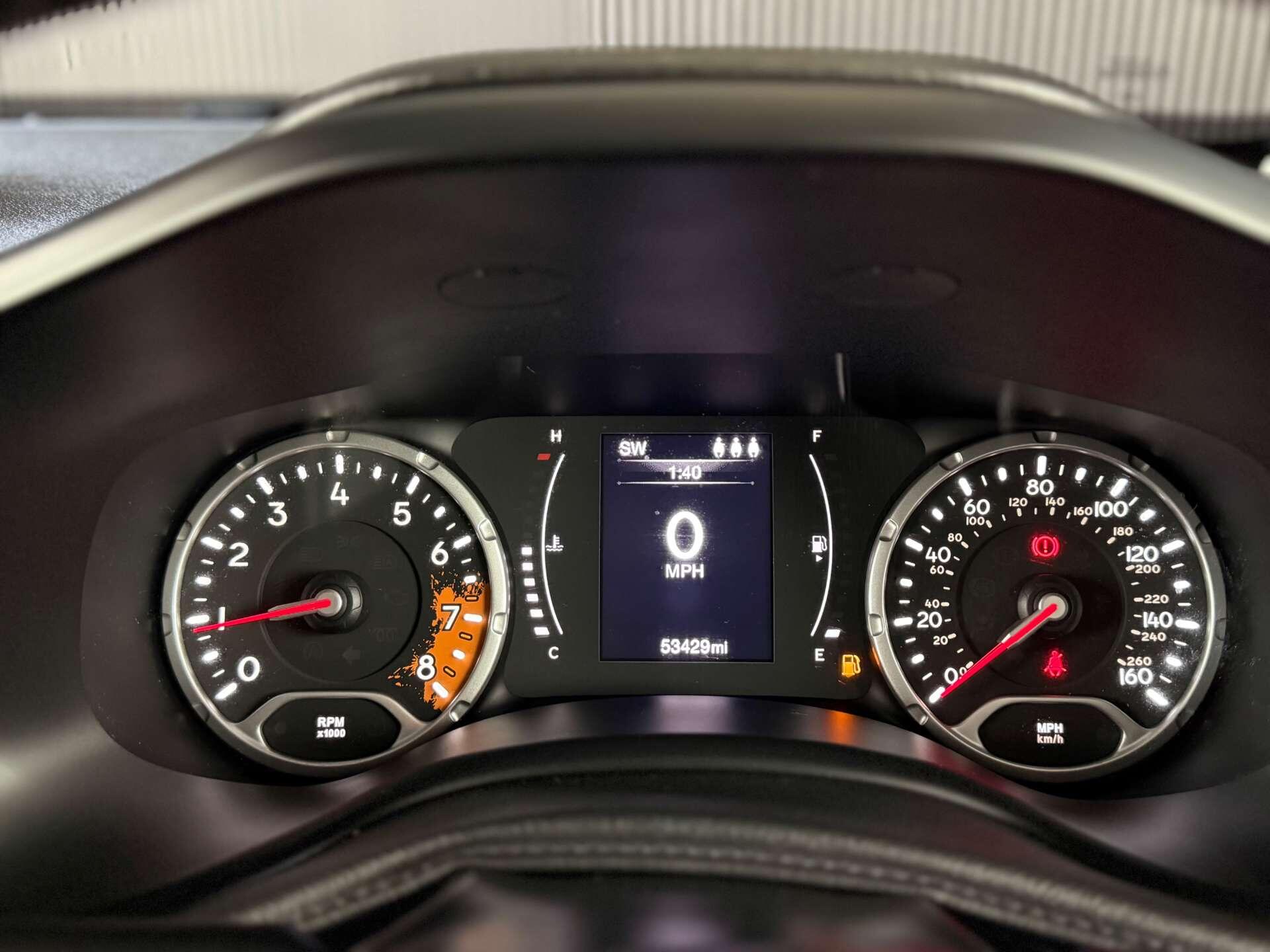 Jeep Renegade view 30