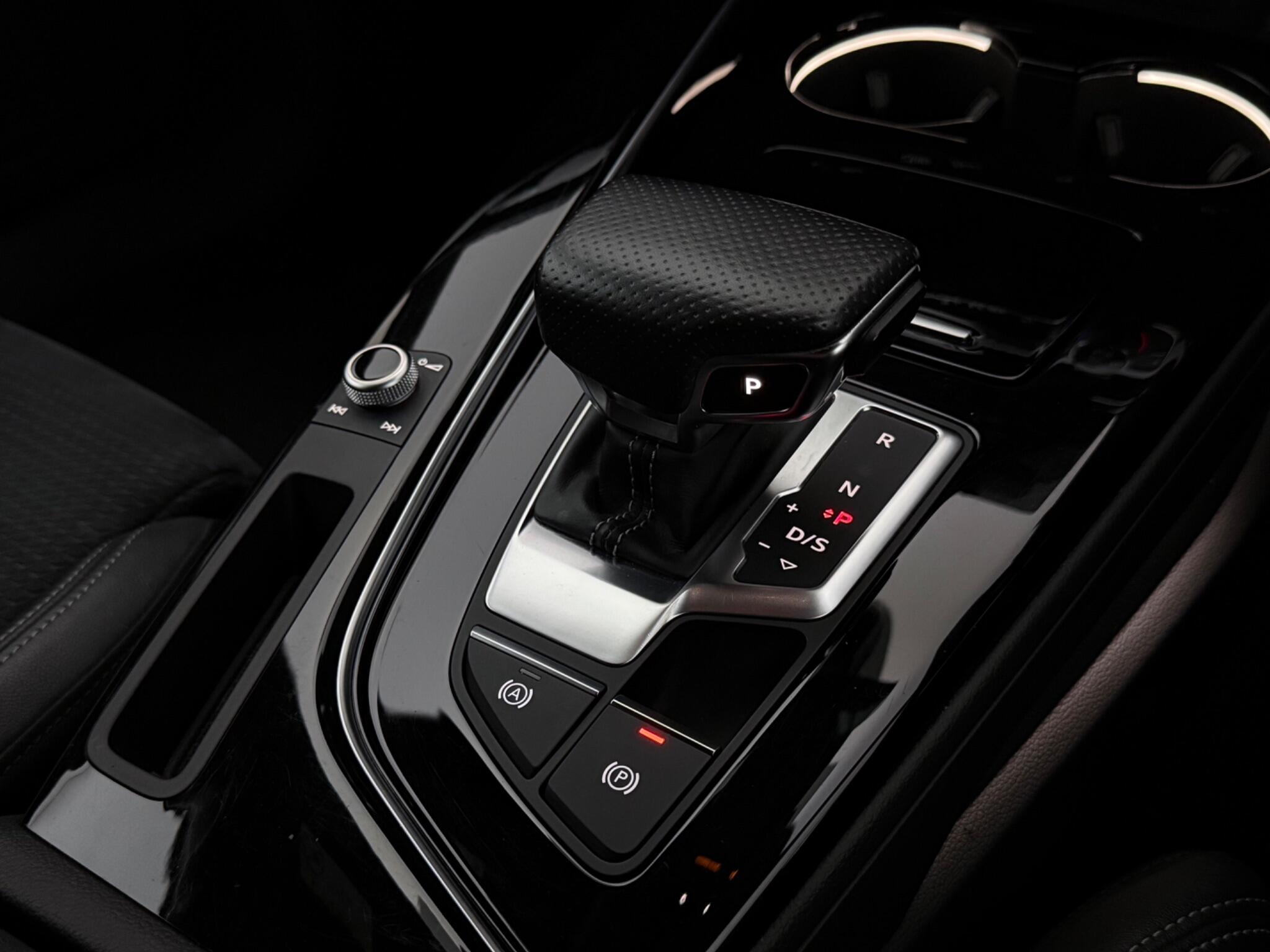 Audi A4 view 18