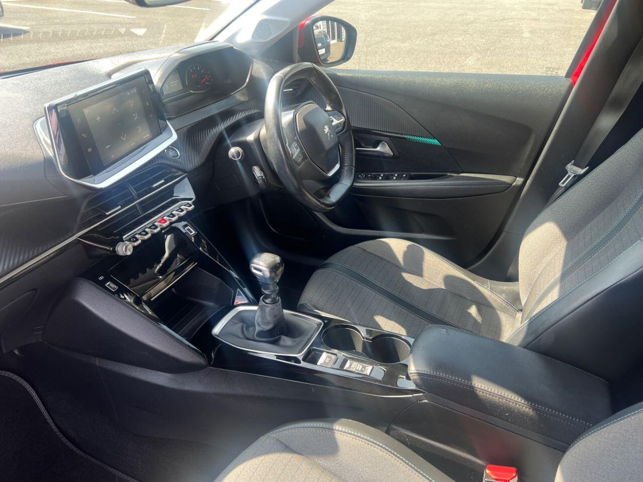 Peugeot 208 view 7
