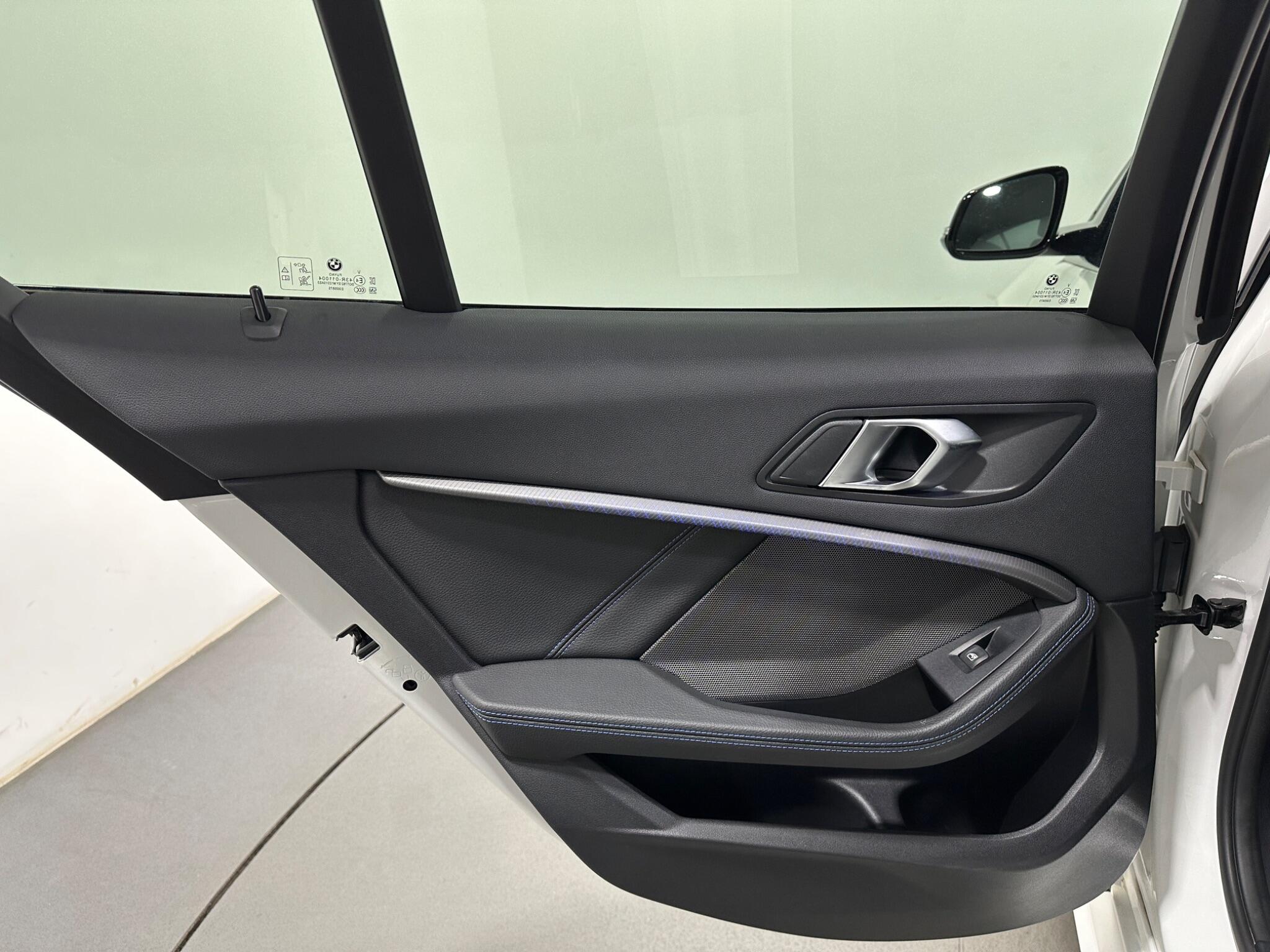 BMW 1 Series view 43