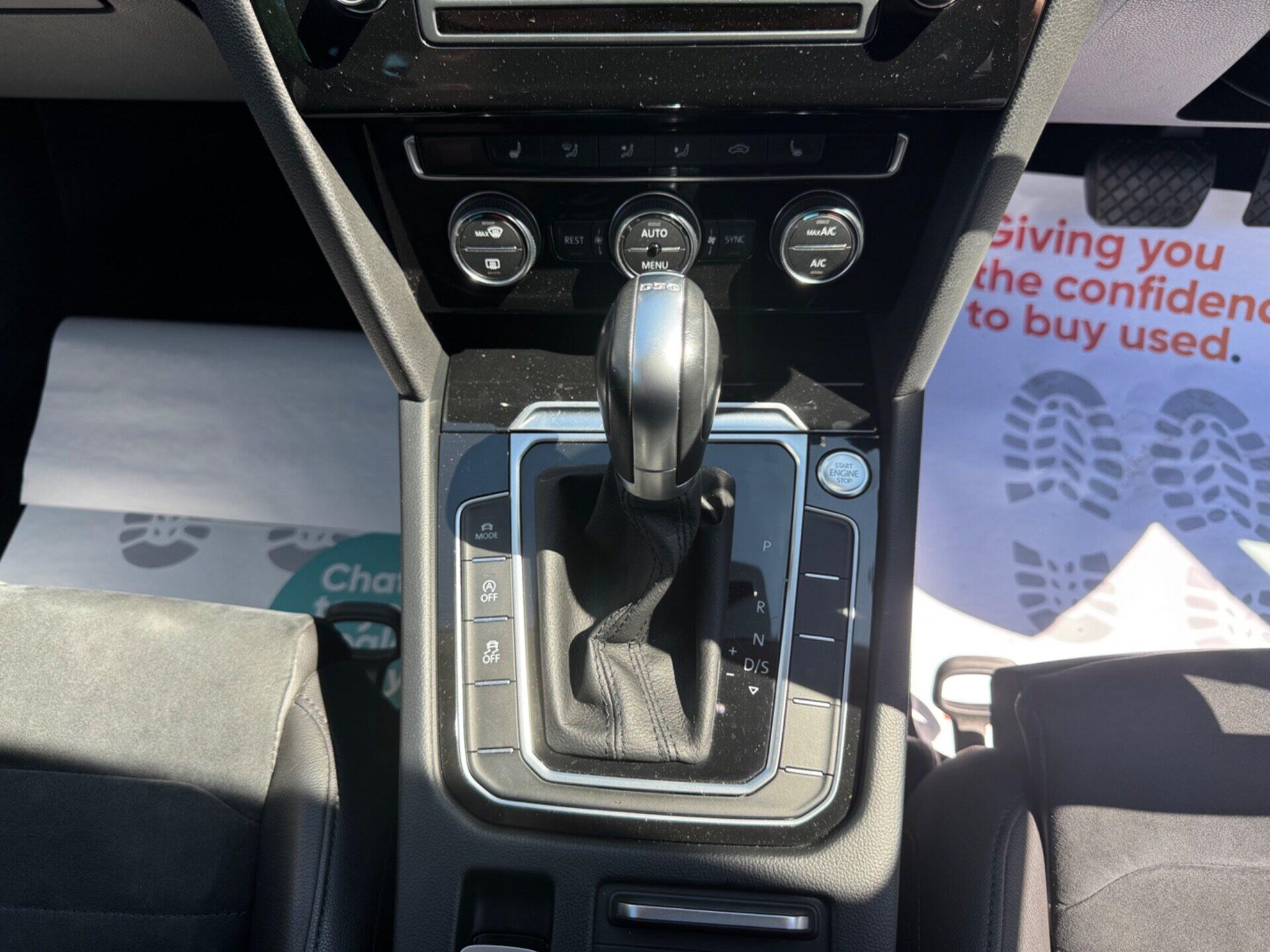 Volkswagen Passat view 65