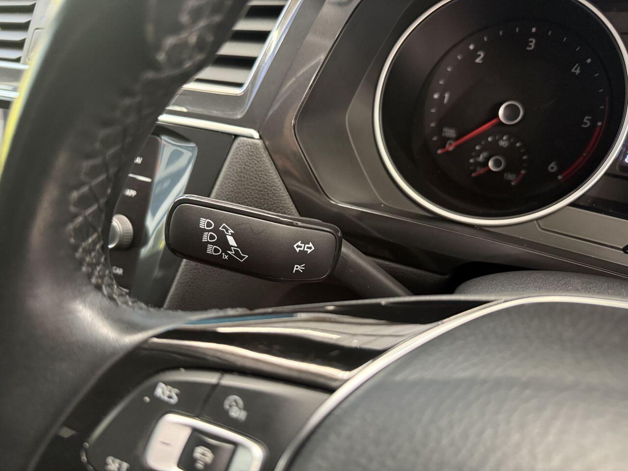 Volkswagen Tiguan Allspace view 42