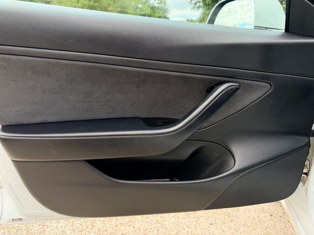Tesla Model 3 view 23