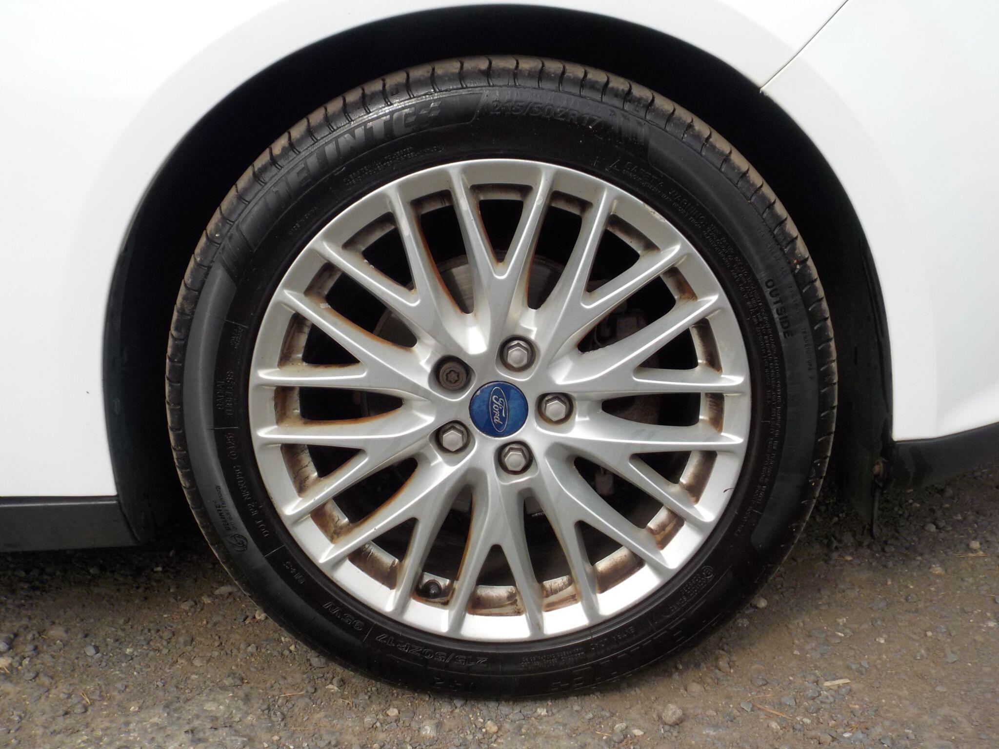 Ford Focus 1.6 Zetec Euro 5 5dr