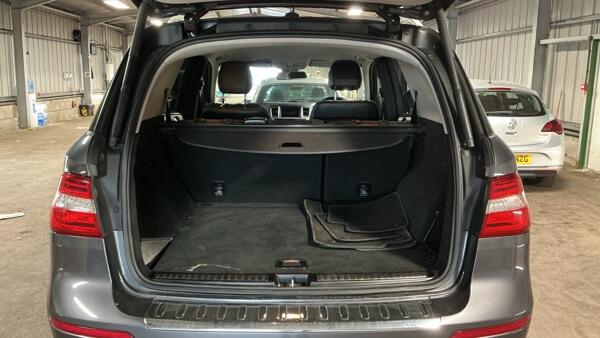 Mercedes-Benz M Class view 11