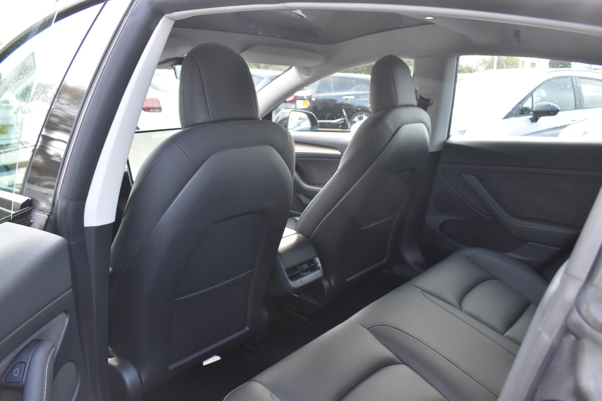 Model 3 - Standard Range Plus Auto RWD 4dr - Image 13