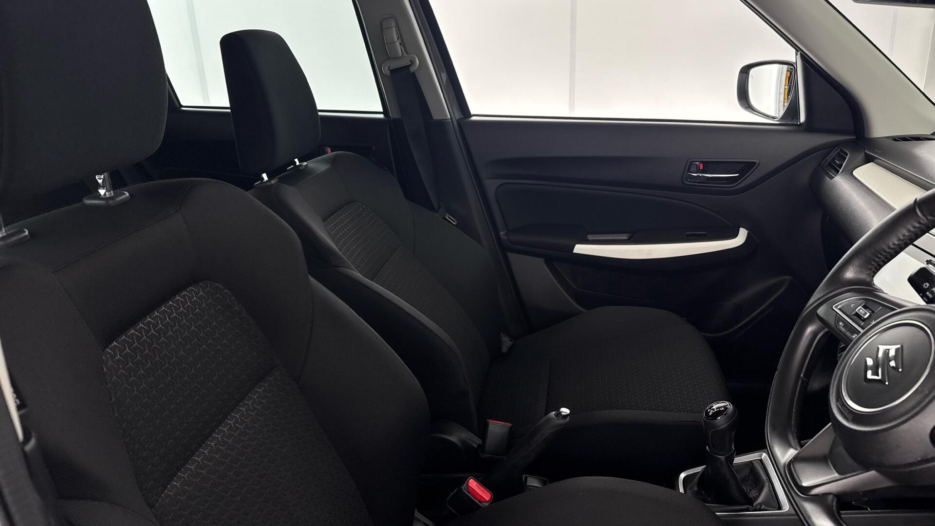 Suzuki Swift view 16