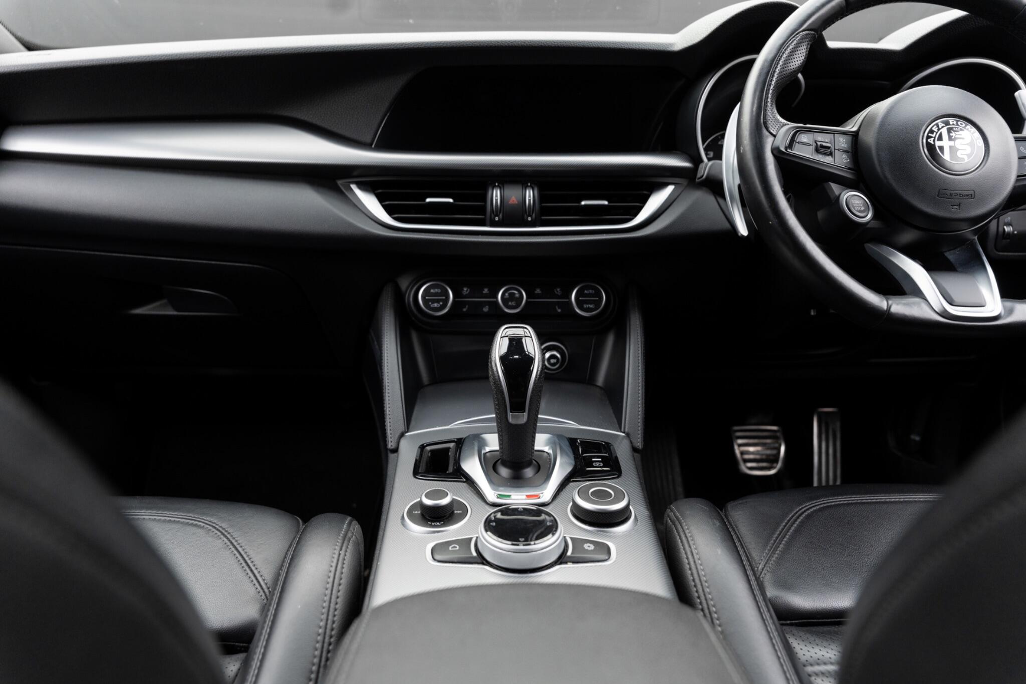 Alfa Romeo Stelvio view 48
