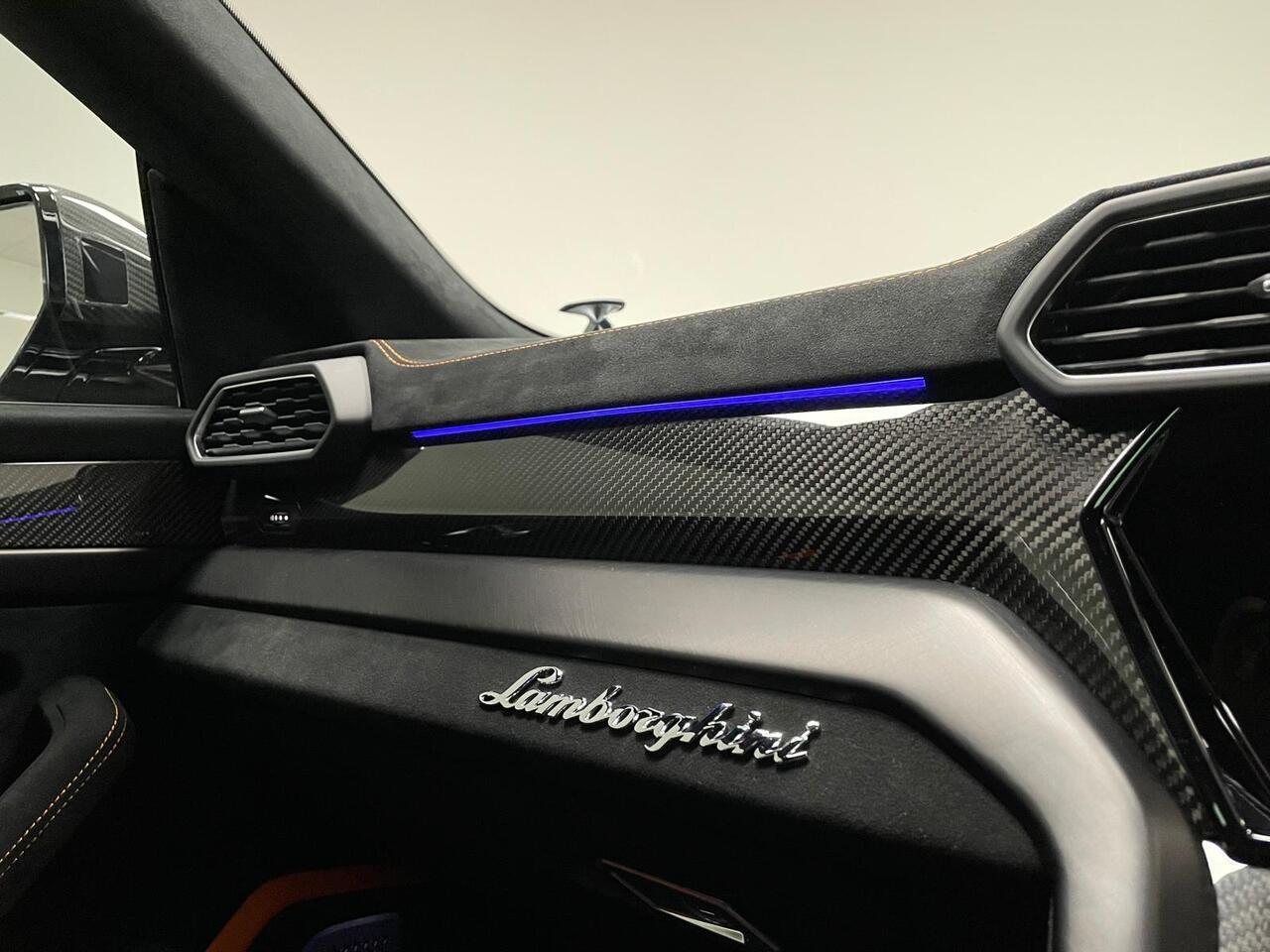 Lamborghini Urus view 42