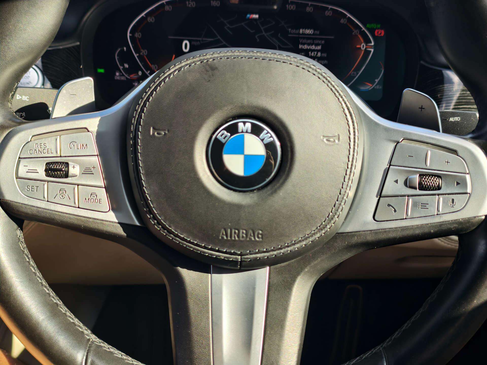 BMW 7 Series view 30