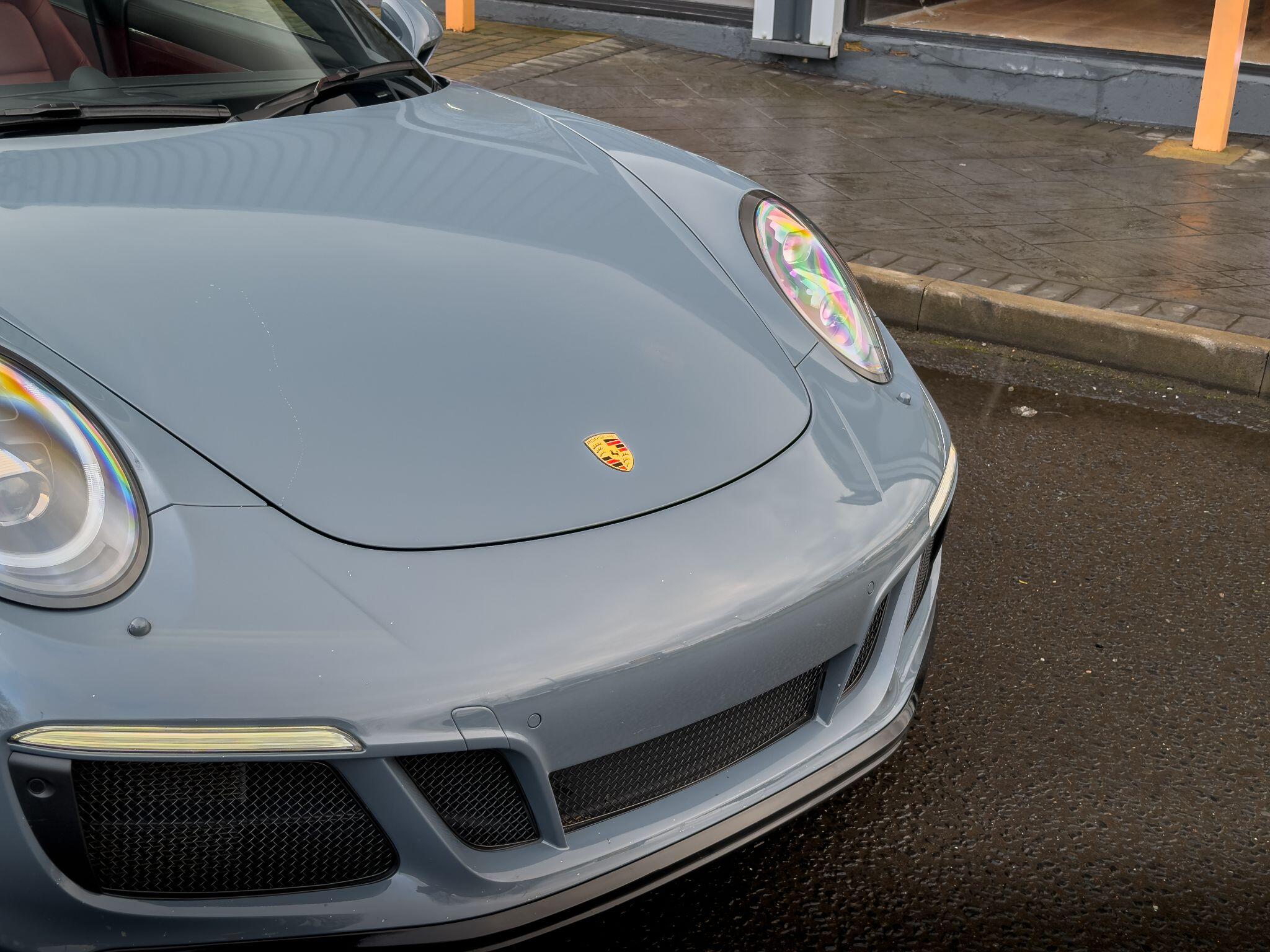 Porsche 911 view 5