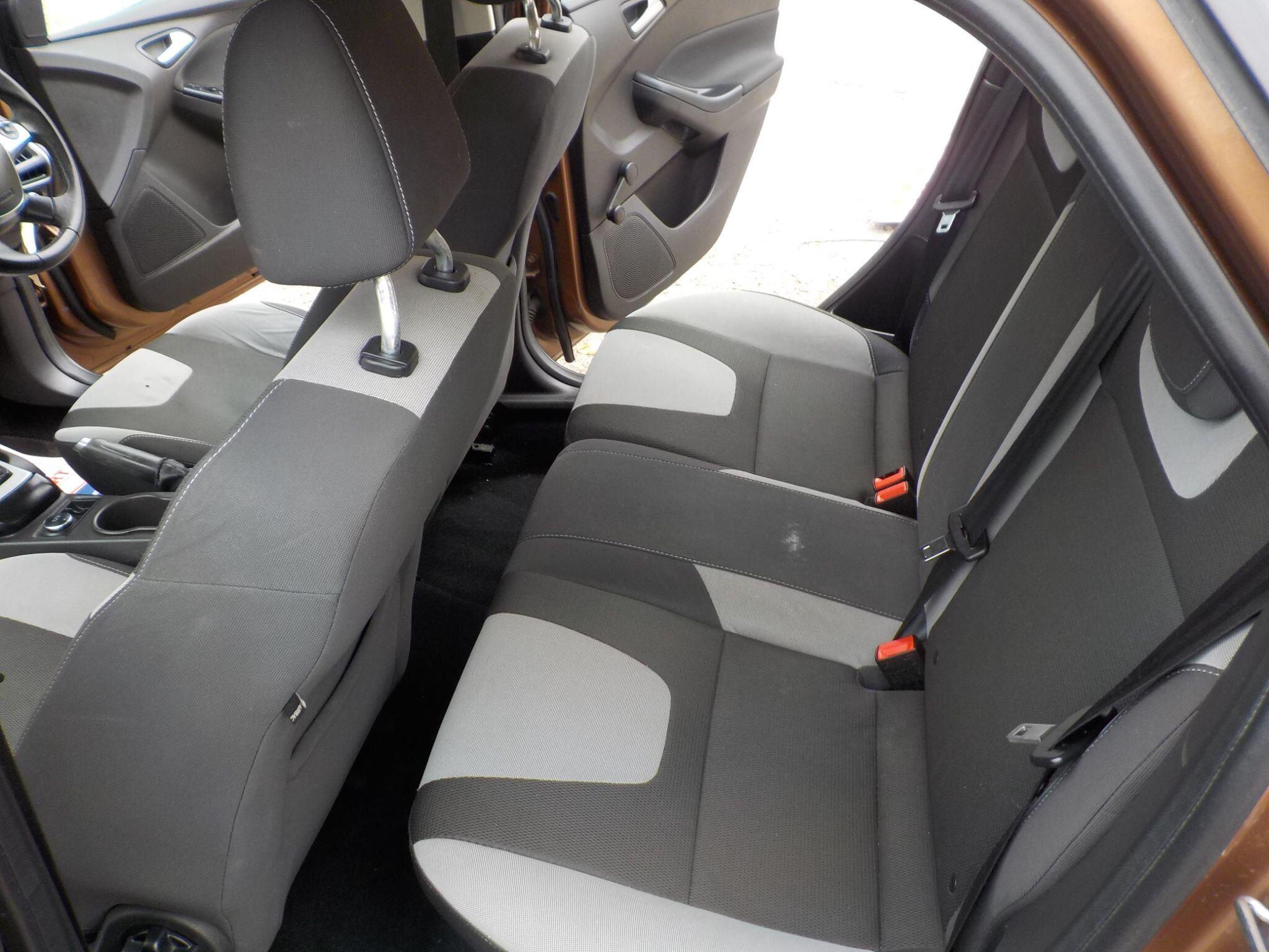 Ford Focus 1.6 TDCi Zetec Euro 5 (s/s) 5dr