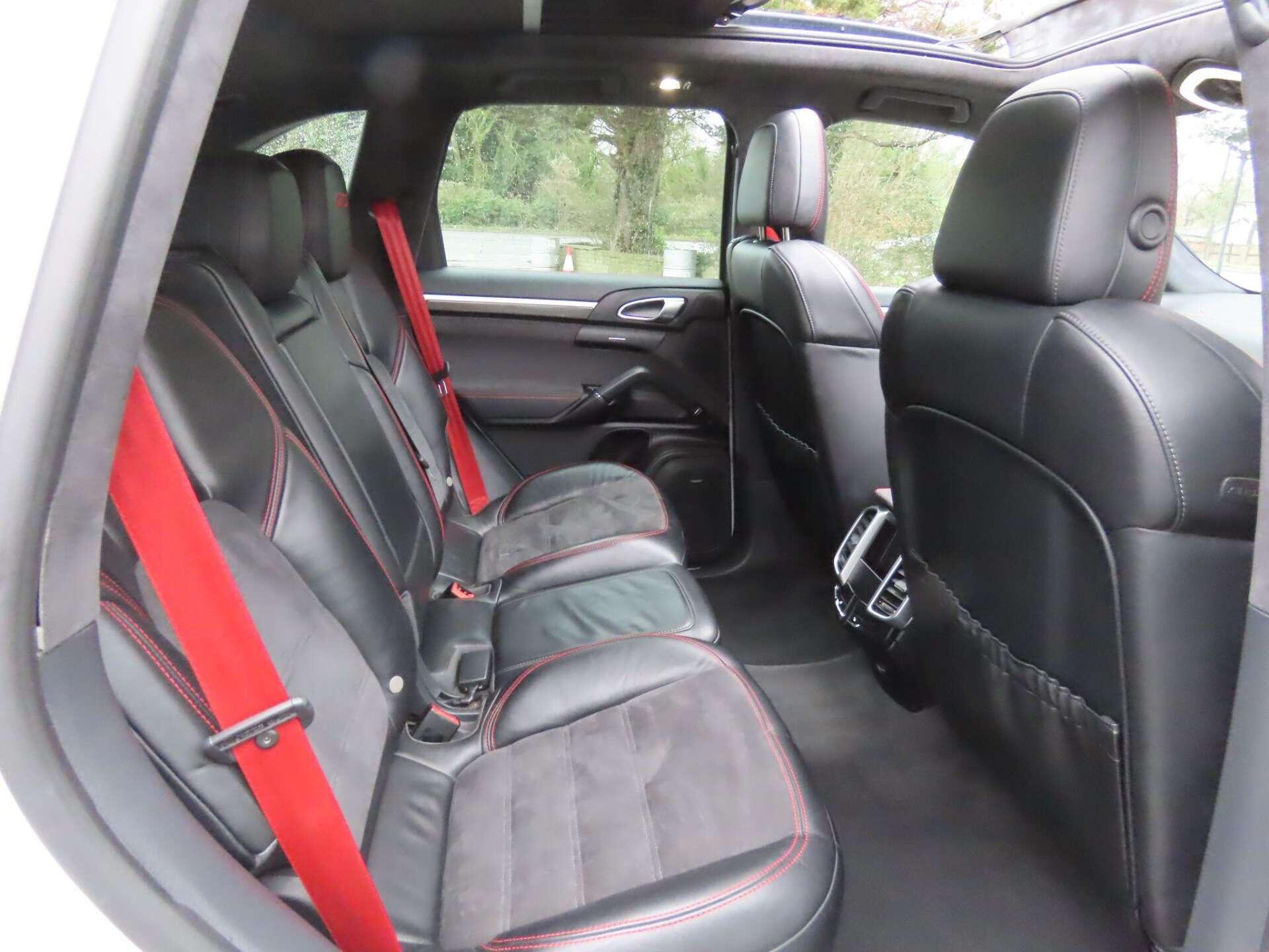 Porsche Cayenne view 10