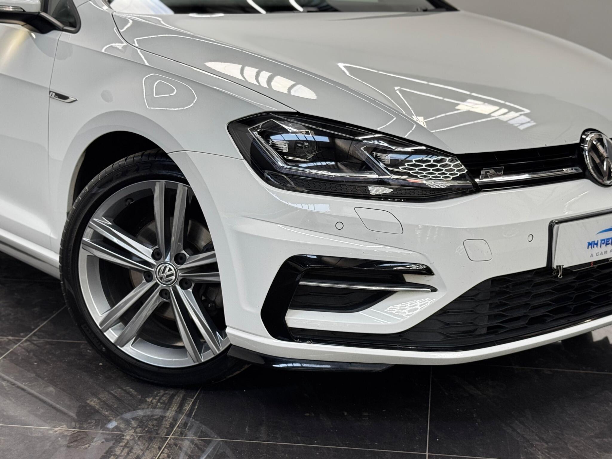 Volkswagen Golf view 11