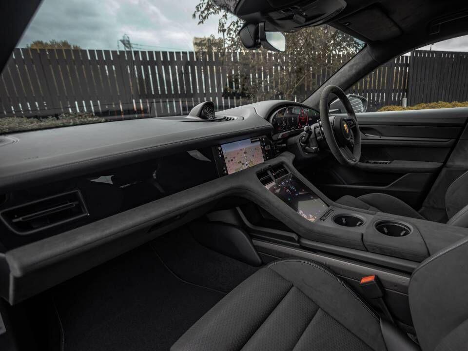 Porsche Taycan view 45