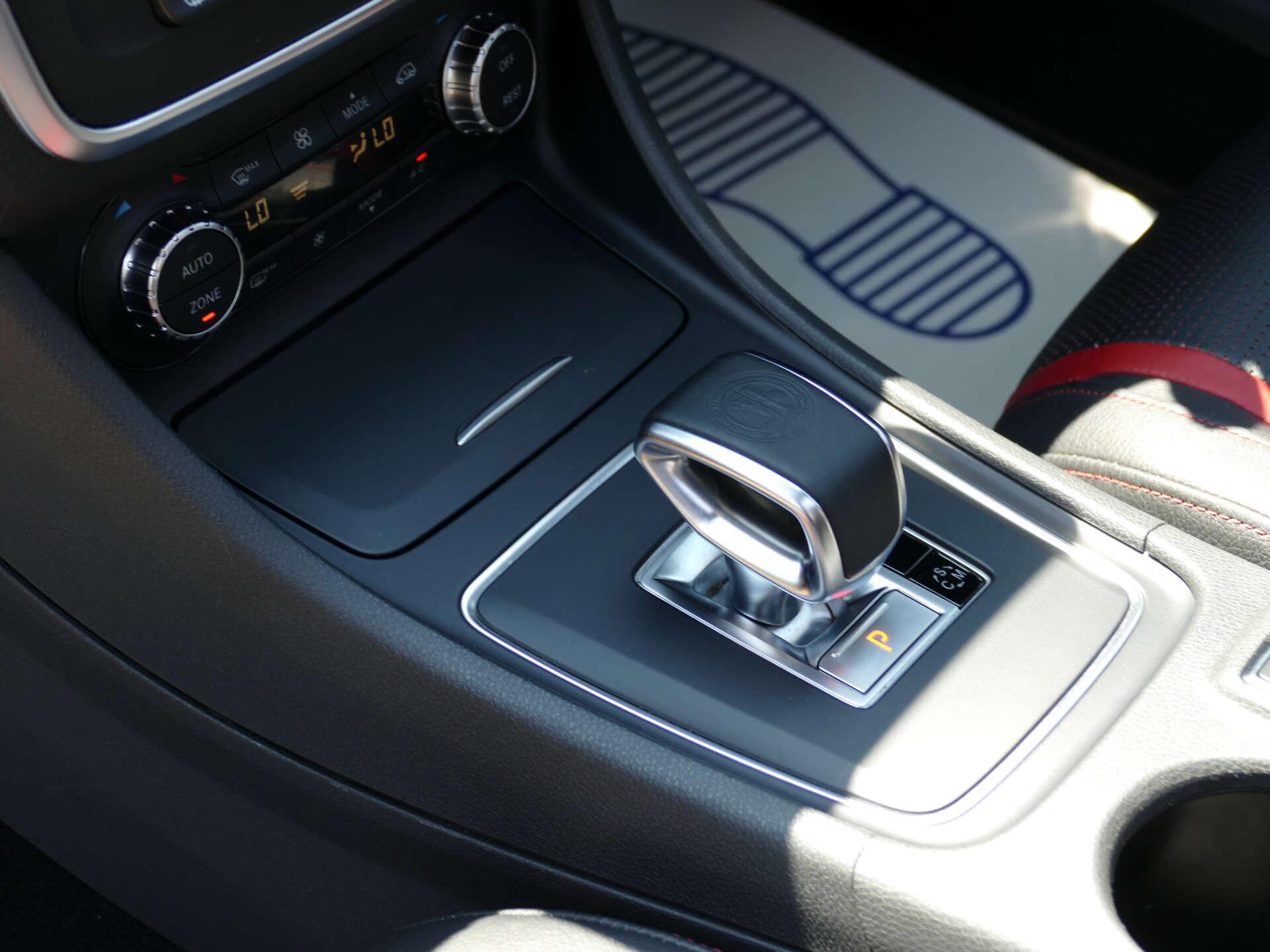 Mercedes-Benz Gla view 25