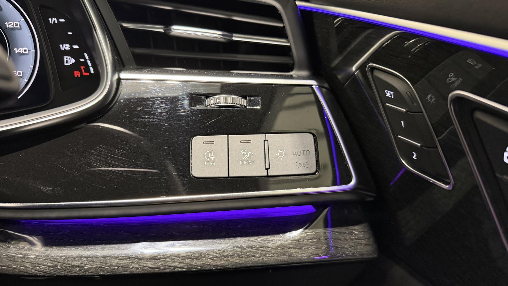 Audi Q7 view 31