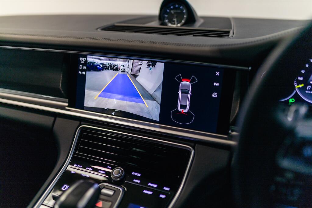 Porsche Panamera view 35