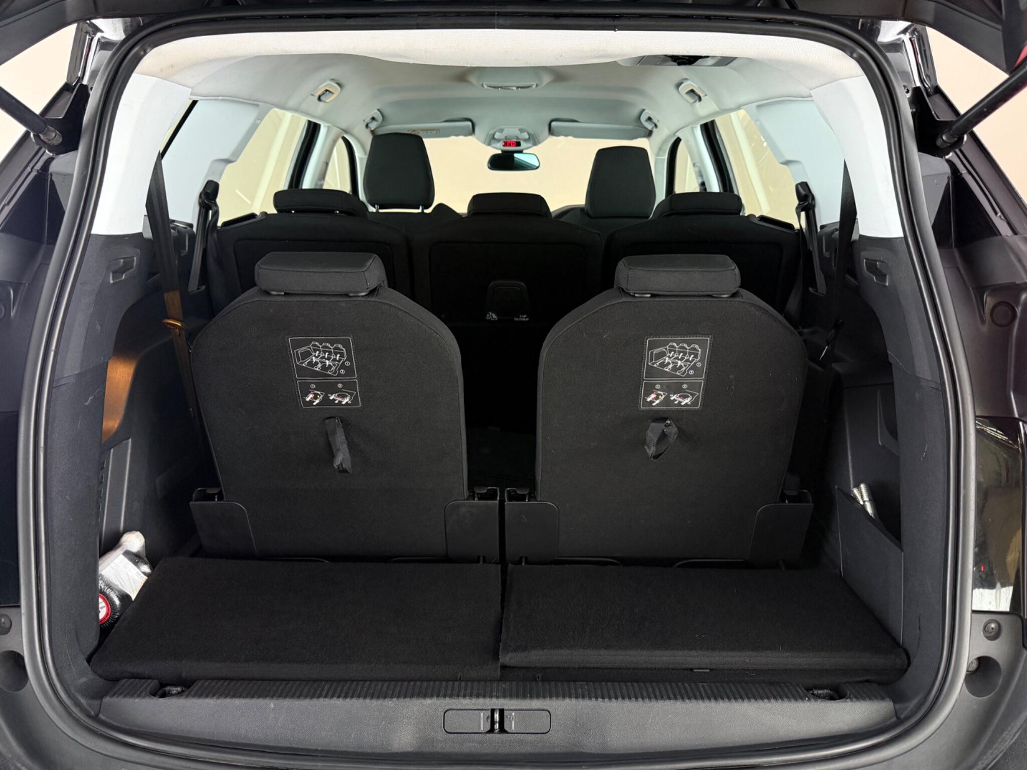 Peugeot 5008 view 10