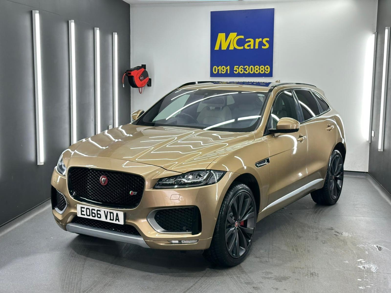 Jaguar F-Pace view 8
