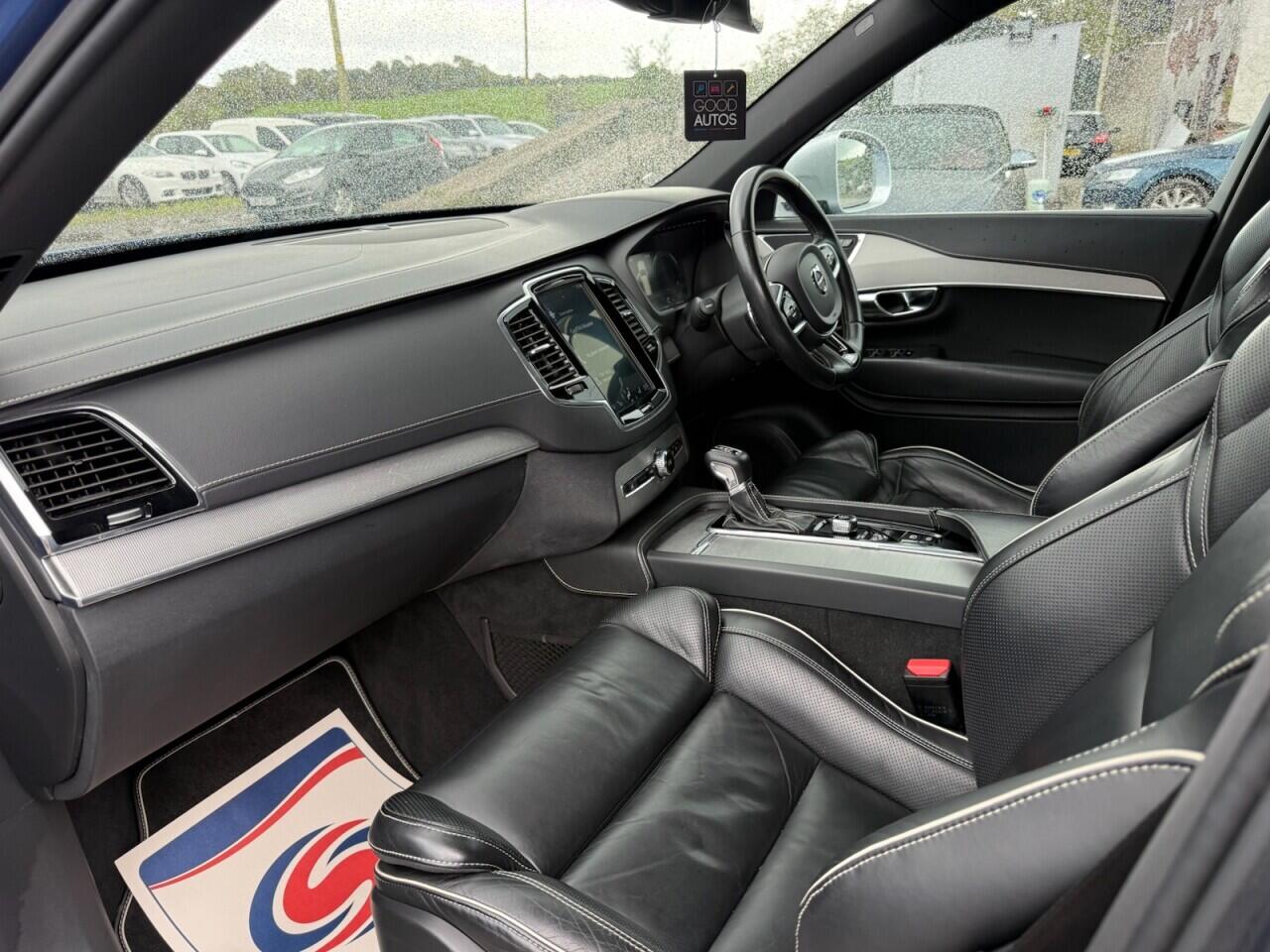 Volvo XC90 view 30