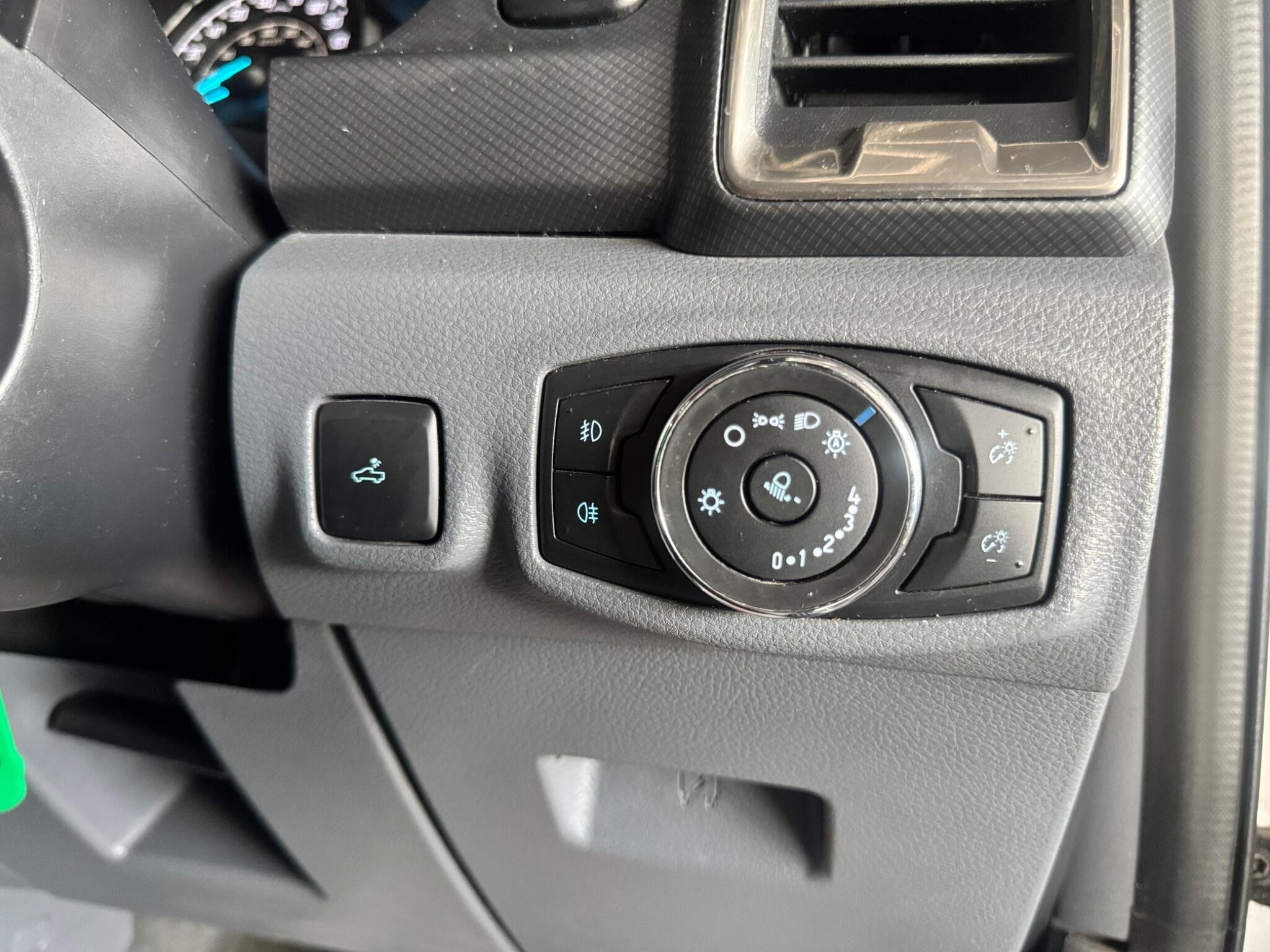 Ford Ranger view 36
