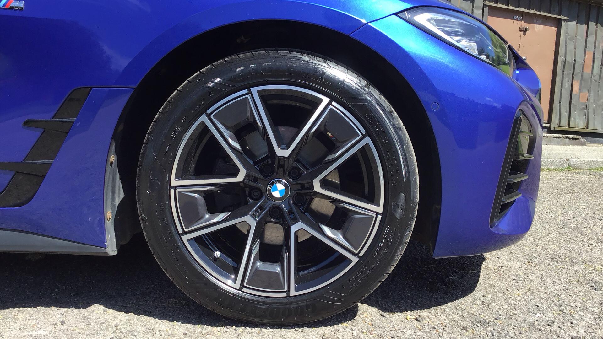 BMW 4 Series view 14