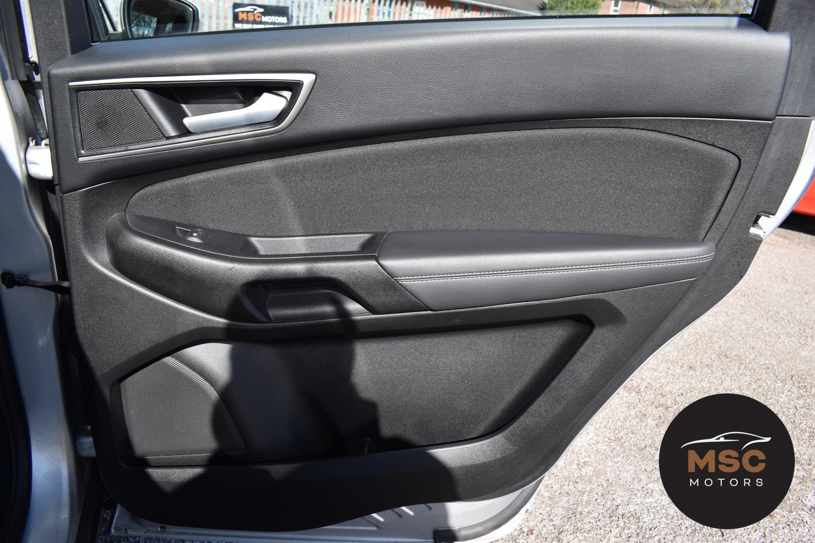 Ford Galaxy view 64