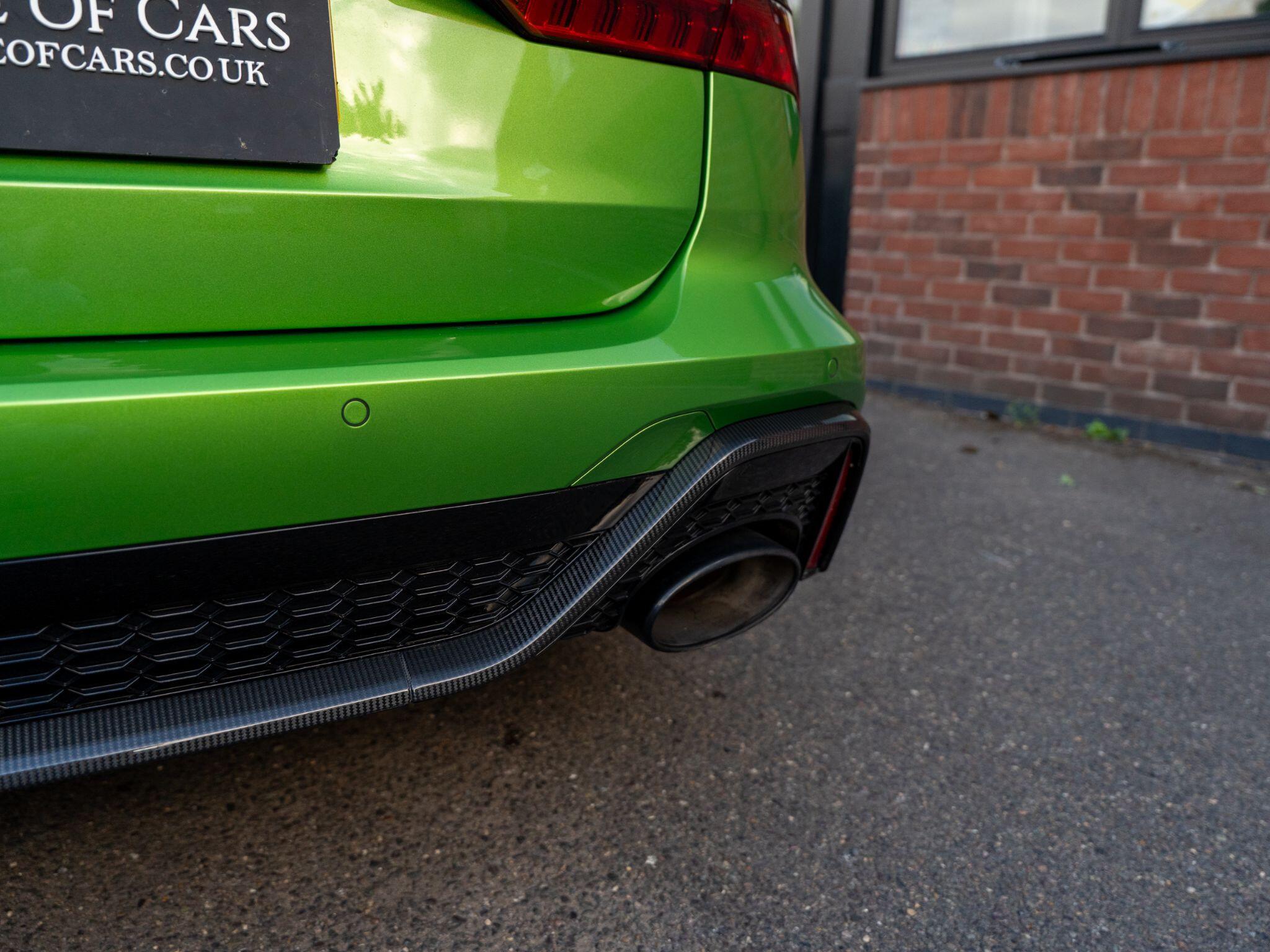 Audi RS6 Avant view 32