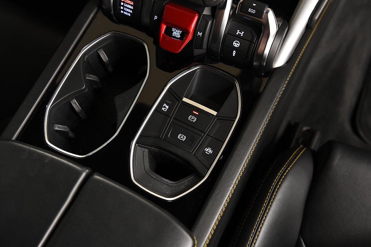 Lamborghini Urus view 12