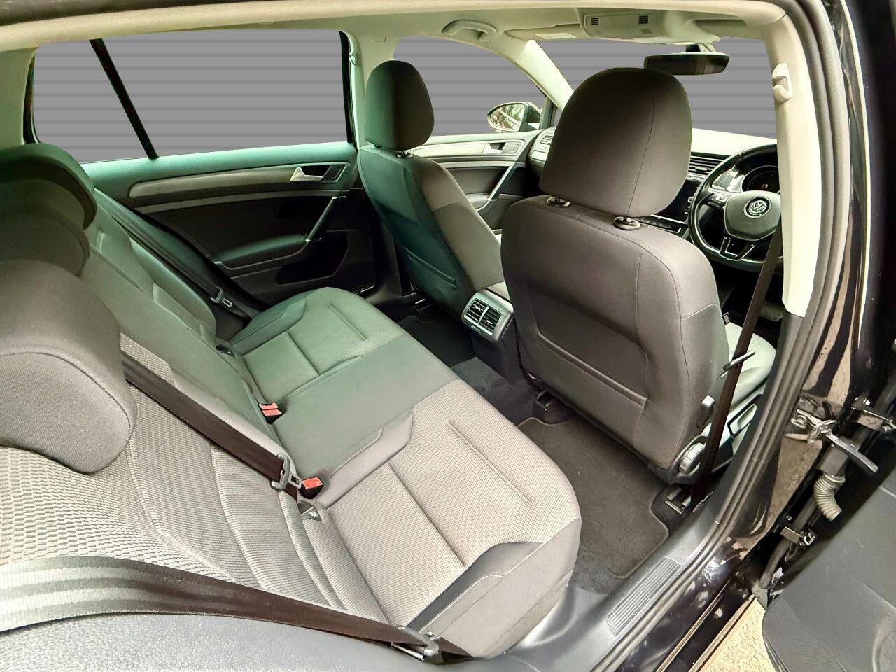 Volkswagen Golf view 27
