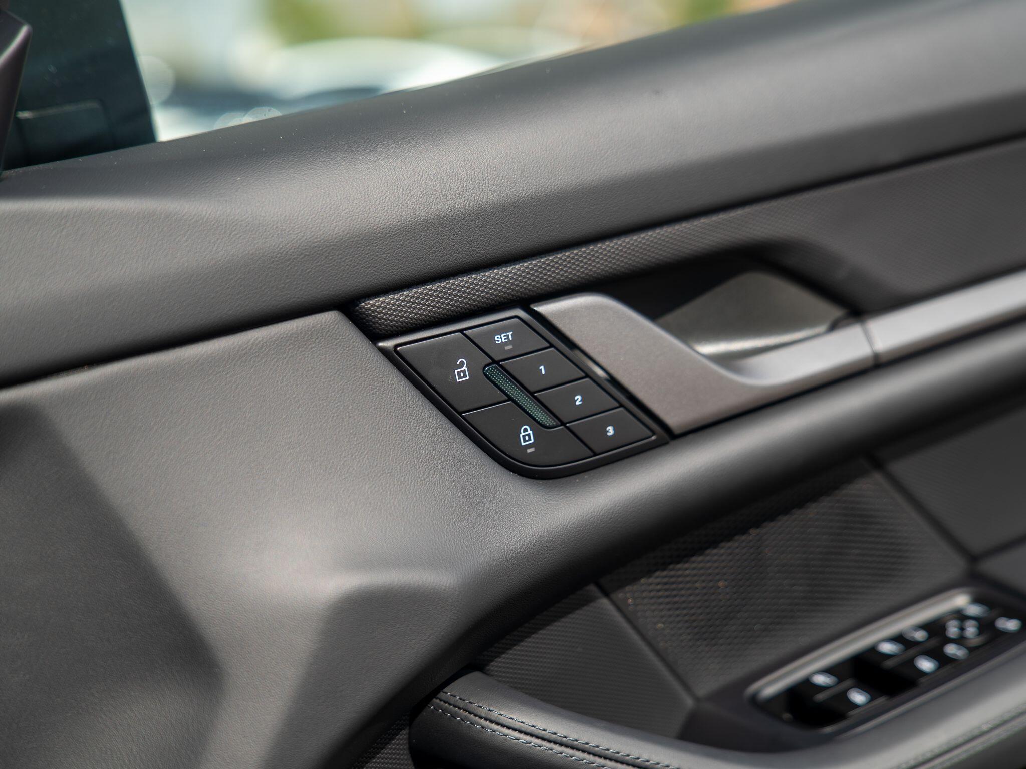 Porsche Taycan view 31