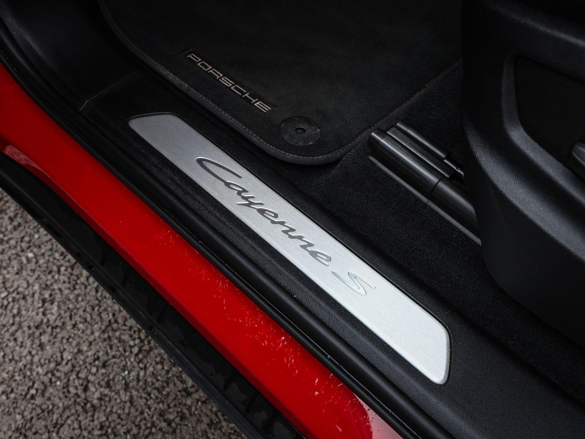 Porsche Cayenne view 57