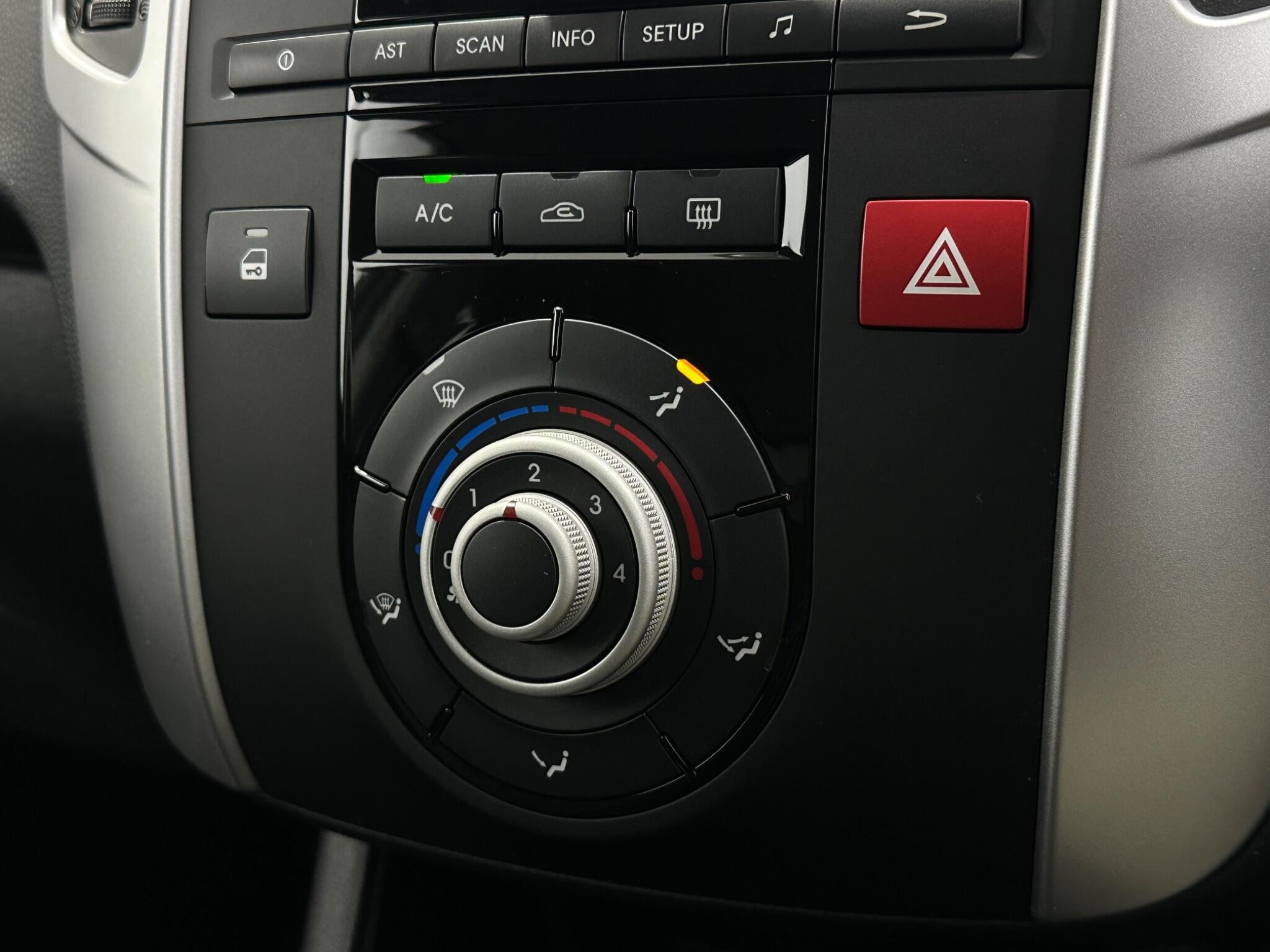 Kia Venga view 21