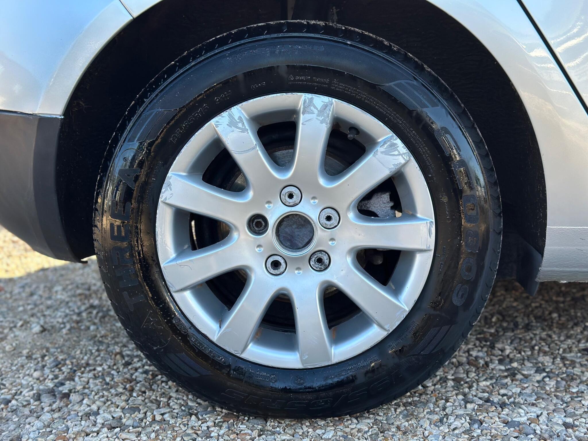 Volkswagen Golf view 48