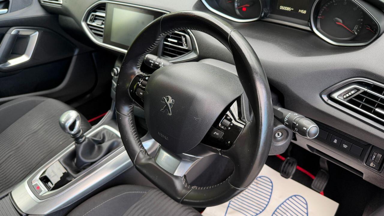 Peugeot 308 view 16