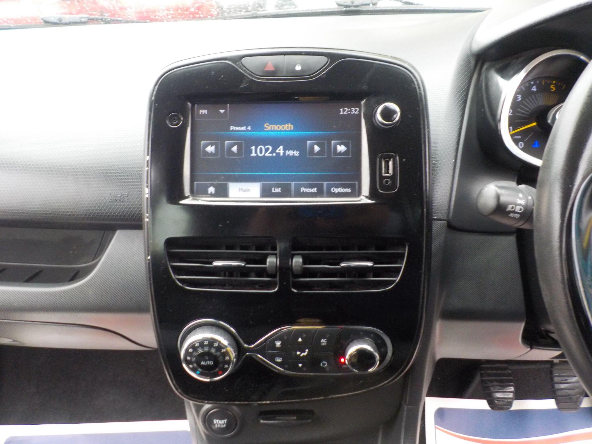 Renault Clio 1.5 dCi Dynamique S MediaNav Euro 5 (s/s) 5dr