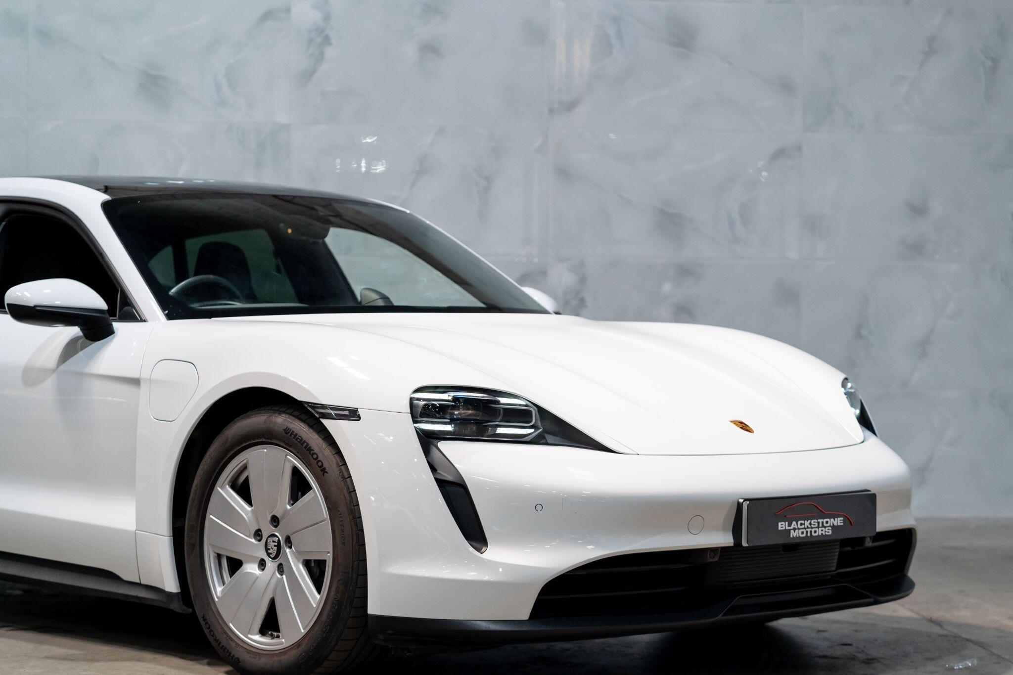 Porsche Taycan view 9