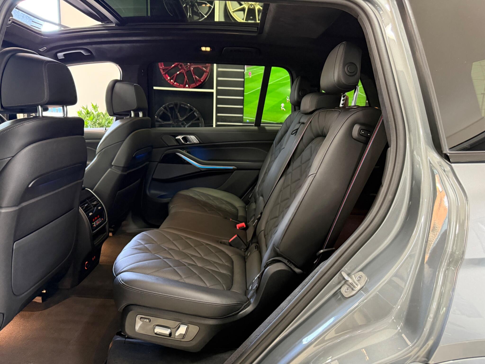 BMW X7 view 91